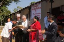 सम्मान कार्यक्रममा सहभागी हुदै सम्मानीय व्यक्तित्व