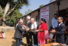 सम्मान कार्यक्रममा सहभागी हुदै सम्मानीय व्यक्तित्व
