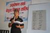 प्रशिक्षक ज्यूले शब्द उच्चारणको बारेमा जानकारी दिंदै